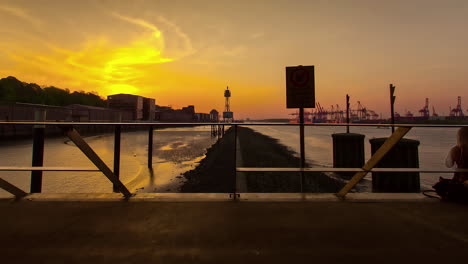 River-Elbe-time-lapse-city-skyline-golden-hour-sunset-Hamburg-Germany