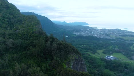 View-of-Kaneohe,-Nuuanu-Pali-in-foreground,-Hawaii,-USA