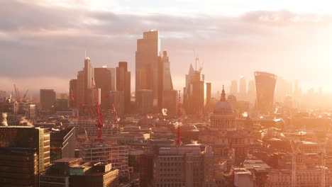 Goldene-Stunde-Luftbild-Mit-Slider-Von-Der-St.-Pauls-Kathedrale-Und-Den-Wolkenkratzern-Der-City-Of-London