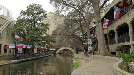 San-Antonio,-Texas,-River-Walk-Tourist-Destination-on-Overcast-Day