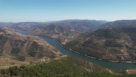 El-Impresionante-Río-Duero-Desde-El-Mirador-De-Galafura.-Vista-Aérea.