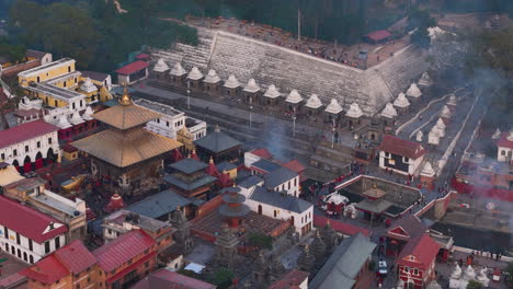 Berühmter-Lord-Shiva-Tempel-In-Nepal-Kathmandu-Drohnenaufnahme