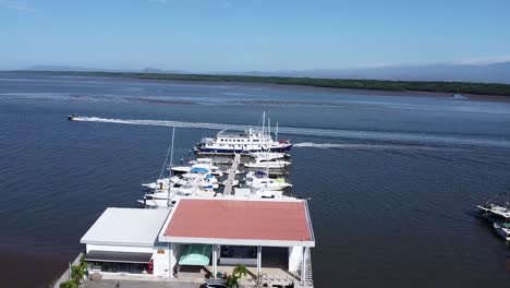 Strand,-Ozean-Marina,-Marina-Charter