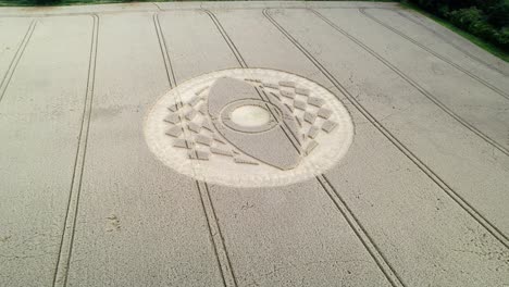 Intricate-design-of-crop-circle-in-dry-farm-land,-West-Meon