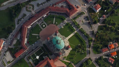 Vista-Aérea-De-Pájaro-Del-Santuario---Basílica-De-Vicoforte-Dedicada-A-La-Natividad-De-Santa-María