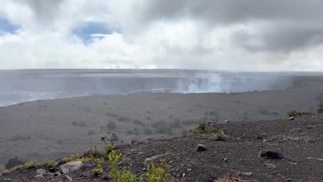 Vapor-Saliendo-Del-Cráter-Halemaumau-De-Hawaii-En-La-Isla-Grande