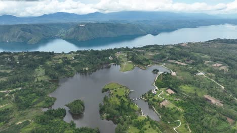 Wasser-Der-Seen-Pea-Aeknetonang-Und-Toba