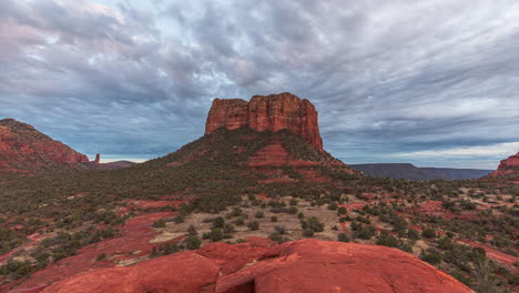 Cloudy-Sunset-Sky-Over-Courthouse-Butte-In-Sedona,-Arizona