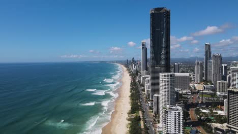 Luftaufnahme,-Die-Australiens-Wasserstraßen-An-Der-Goldküste-Und-Die-Zersiedelung-Der-Städte-An-Einem-Klaren-Tag-Zeigt