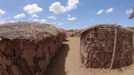 African-tribe-authentic-dwelling,-poor-and-simple-mud-and-straw-huts