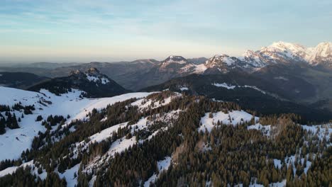 Amden-Wesen-Suiza-Alpes-Montañas-Picos-En-La-Hora-Dorada