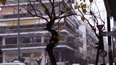 Aufnahme-Des-Stadtzentrums-Von-Athen-Bei-Schneefall,-Schlechtes-Wetter-In-Griechenland