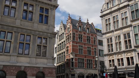 Typisch-Belgische-Architektur-In-Der-Nähe-Des-Rathauses-Von-Antwerpen-In-Belgien