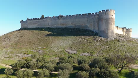 Ascending-view-of-Fort-Saint-André,-Avignon's-architectural-beauty-against-azure-sky