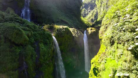 The-Quebrada-Gata-Waterfall-In-Pueblo-Nuevo,-Alajuela-Province,-Costa-Rica