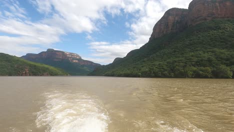 Blyde-Canyon-South-Africa-river-cruise-in-captivating-mountain-landscape