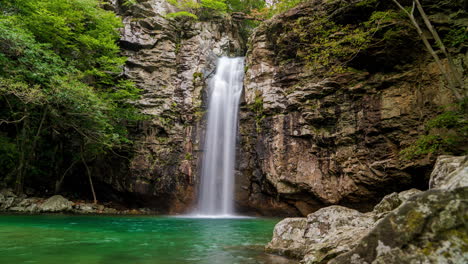 Timelapse-of-a-Paraeso-Waterfall-in-South-Korea's-Yeongnam-Alps