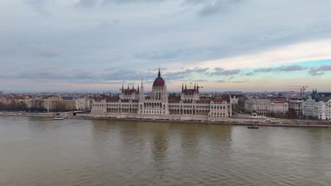 Parlamento-Húngaro-Patrimonio-Mundial-De-La-Unesco-Dron-4k