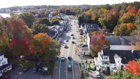 aerial-view-of-car-driving-on-a-traffic-coastline-road-in-Ogunquit,-Maine-United-States-residential-area-district