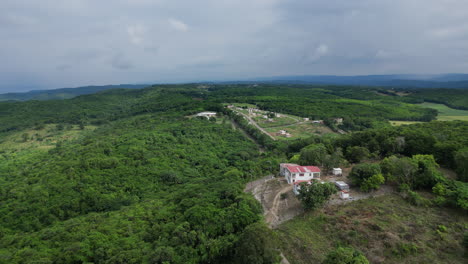 Pueblo-Remoto-En-Las-Colinas-Jamaicanas-Pobreza