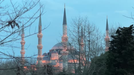 Mezquita-Azul,-Estambul,-Pavo,-Hermosa-Vista-Justo-Después-Del-Atardecer