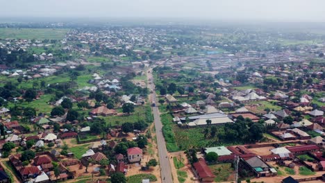 Luftaufnahme-Der-Stadt-Gboko-Im-Bundesstaat-Benue,-Nigeria-An-Einem-Schwülen-Tag