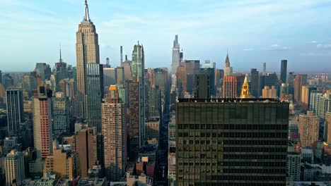 New-Yorker-Life-Building,-Empire-State-Building,-New-York-City