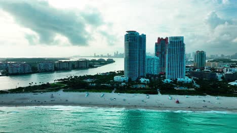 South-Pointe-Park-Pier-In-South-Beach,-Miami,-Florida,-Drohnen-Luftaufnahme