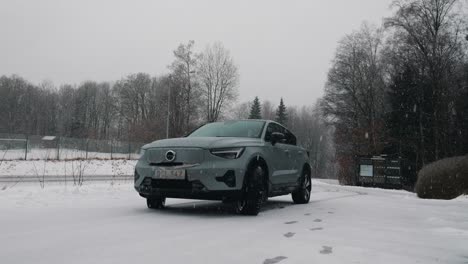 Volvo-C40-in-Winter-Snow,-Landvetter,-Sweden