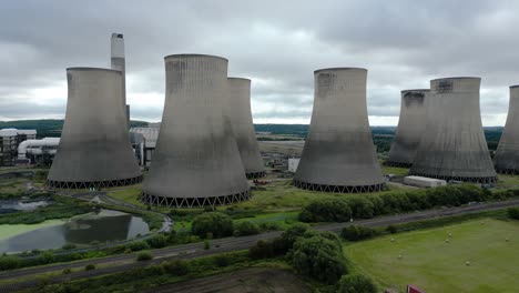 Aerial-view-across-Ratcliffe-on-Soar-power-station-smokestack-chimneys,-Nottingham,-England