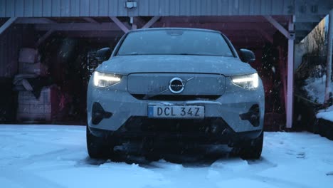 Volvo-C40-in-Winter-Snow,-Landvetter,-Sweden