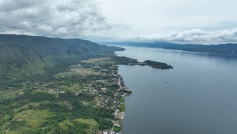 Reich-An-Kultur-Und-Geschichte,-Kulturelles-Zentrum-Des-Batak-Volkes-Auf-Der-Insel-Samosir