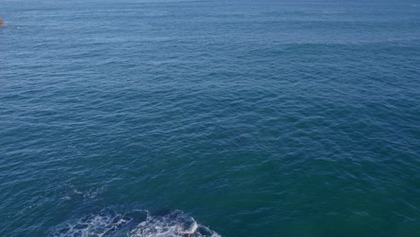 Vista-Aérea-épica-Del-Mar-Cantábrico,-España