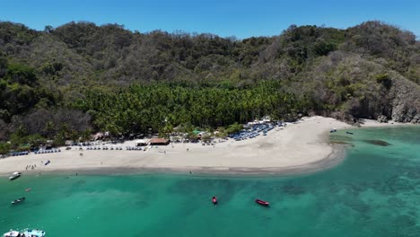 Isla-Tortuga-tropical-island-Costa-Rica-Central-America-palms-trees-ocean-and-beach