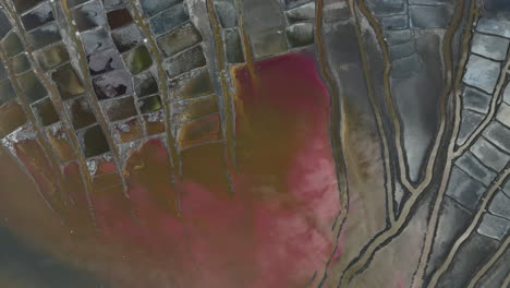 Luftaufnahme-über-Dem-Katwe-See,-Saline-In-Uganda,-Afrika