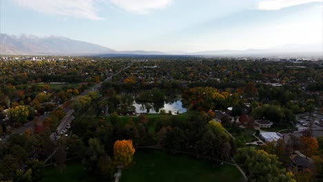 Vista-Aérea-Del-Suburbio-De-Salt-Lake-City-En-Utah