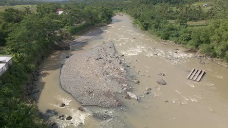 People-mined-and-hunted-river-rock-for-building-materials