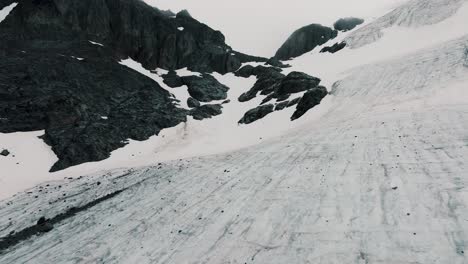 Snowscape-On-Glaciar-Vinciguerra-Trekking-In-Ushuaia,-Tierra-Del-Fuego-Province,-Argentina