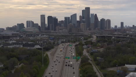 Drohnenaufnahme-Von-Der-I-10-Westlich-Der-Innenstadt-Von-Houston,-Texas