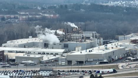 Giftiger-Rauch-Aus-Einer-Fabrik-Steigt-In-Die-Luft