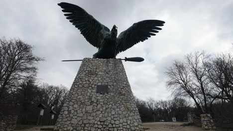 Turul-memorial,-Hungarian-historical-and-mythological-monument-with-the-surrounding-park-in-Tatabanya