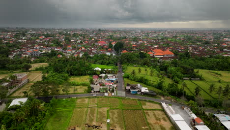 Bali-terraced-rice-paddies-stretching-out-in-vibrant-shades-of-green
