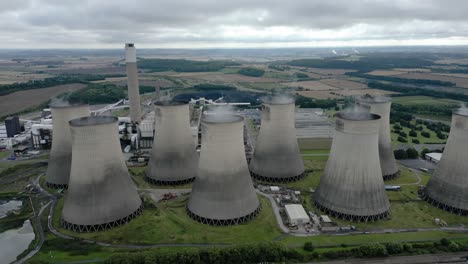 Luftaufnahme-Des-Kraftwerks-Ratcliffe-on-Soar-Mit-Blick-Auf-Konkrete,-Mit-Kohle-Betriebene,-Nuklear-Befeuerte-Kühltürme