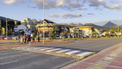 Vista-Del-Atardecer-Cerca-De-La-Plaza-San-Martin-En-Ushuaia