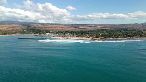 Vista-Aérea-Del-Puerto-De-Barcos-En-Haleiwa-En-La-Isla-De-Oahu-En-Hawaii,-Estados-Unidos