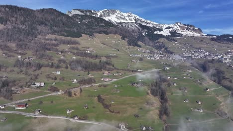 Vista-Aérea-Alpina-De-Walensee-Amden,-Quinten,-Suiza