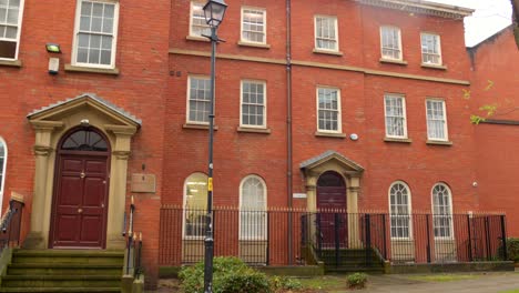 Georgianische-Fassade-Des-Oxford-Court-Gebäudes-In-Manchester,-Großbritannien