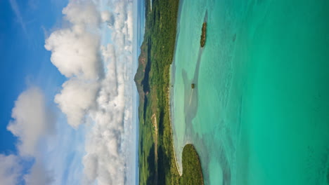 Hiperlapso-Aéreo-Vertical-Volando-Hacia-La-Paradisíaca-Isla-De-Pinos-Y-Aguas-Cristalinas-De-Nueva-Caledonia