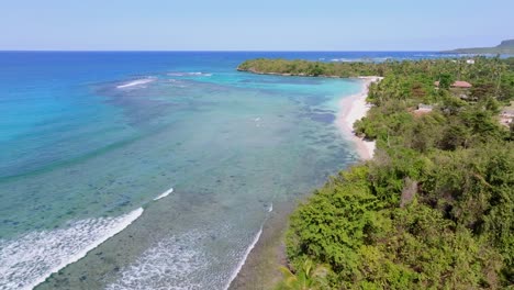 Playa-La-Playita-Playa-Ubicación-Tropical-Y-Exótica,-Las-Galeras-En-La-Península-De-Samaná,-República-Dominicana
