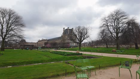 Royal-gardens-at-Paris-in-the-morning